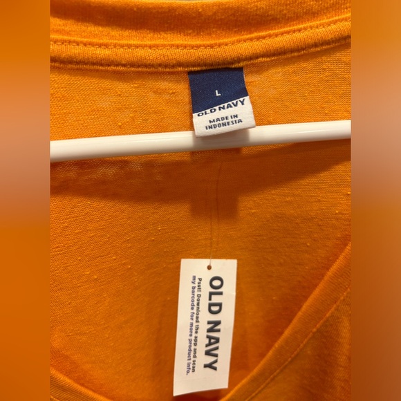 Women’s Old Navy V Neck Tee Shirt Short Sleeve Large NWT - Picture 2 of 9